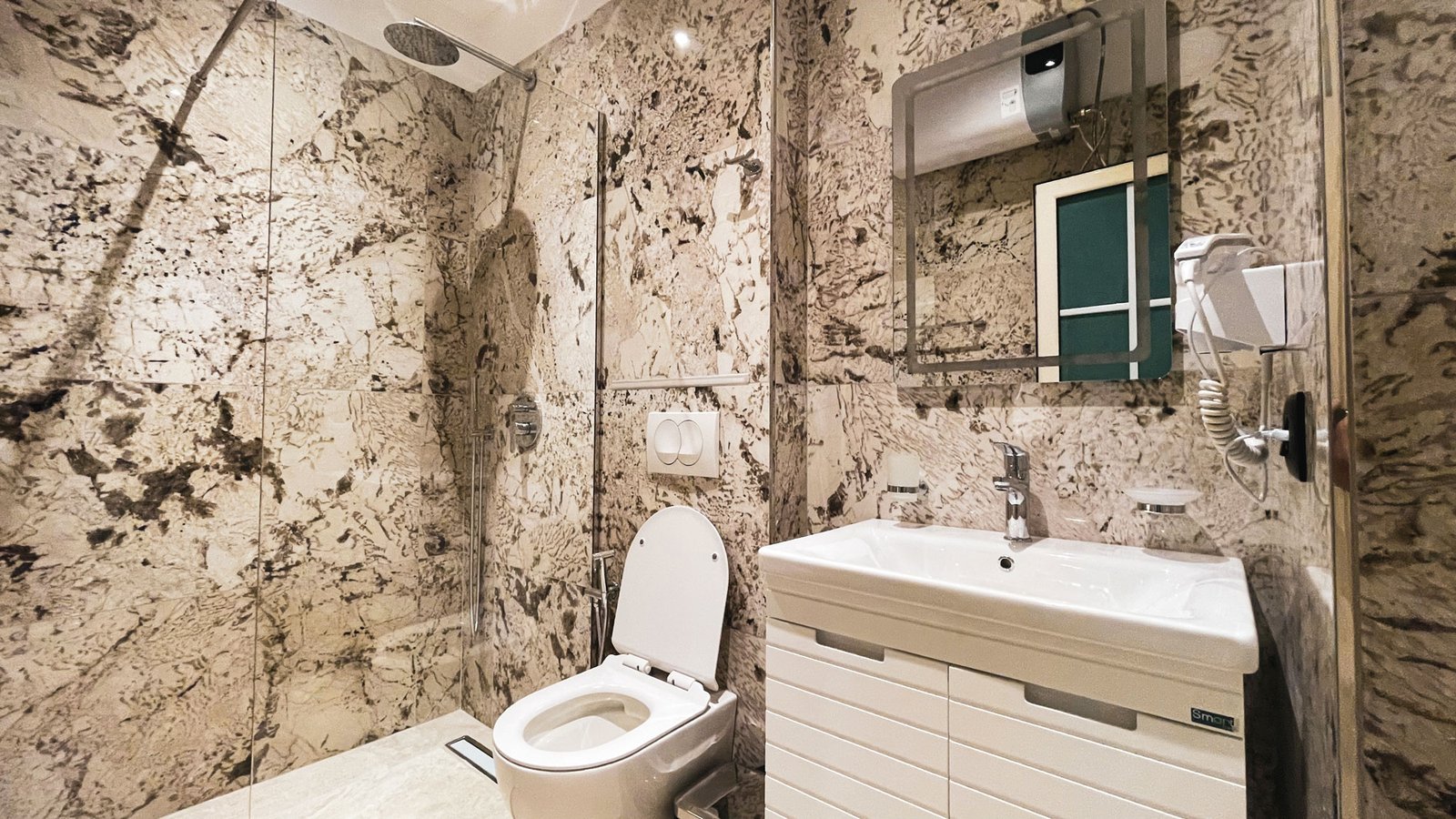 Double-Room-Toilet