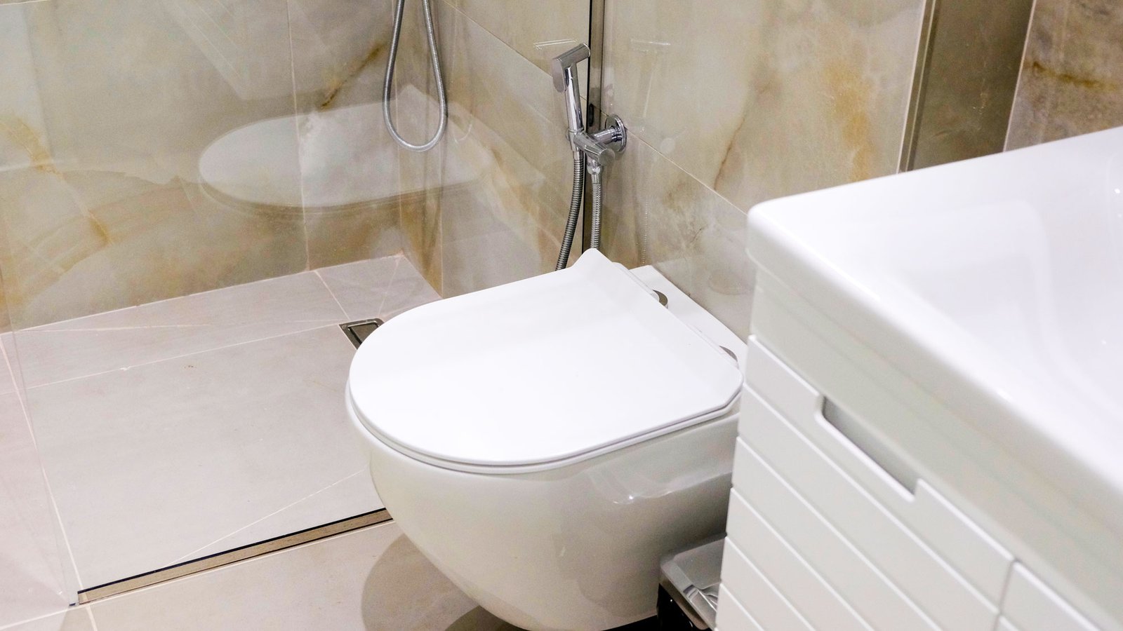 Luxury-Suite-Toilet