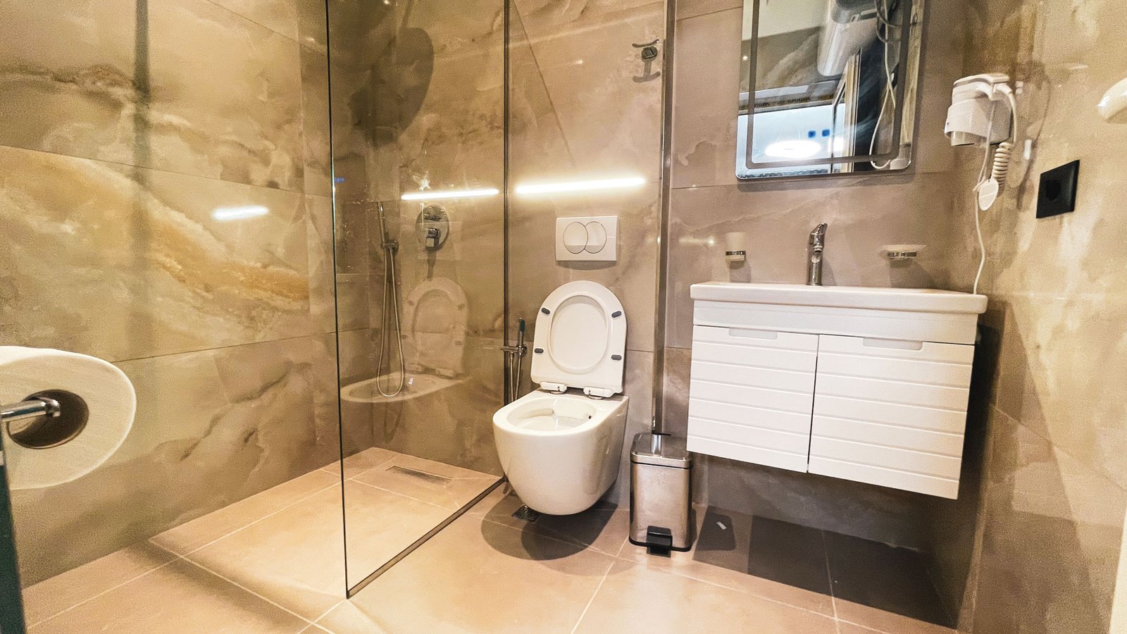 Triple-Room-Toilet